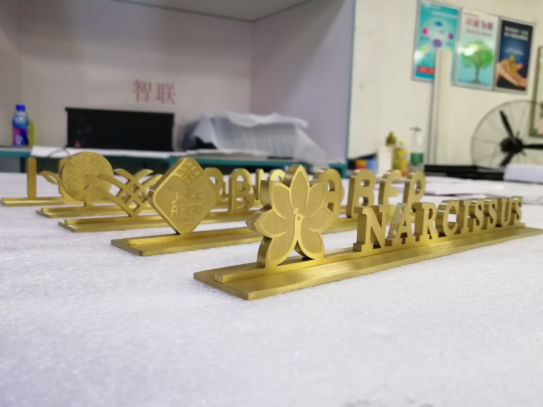 IP65 Office Wayfinding Signage , Wall Mounted Hospital Directional Signs